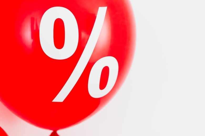 Ballon rouge portant le symbole pourcentage